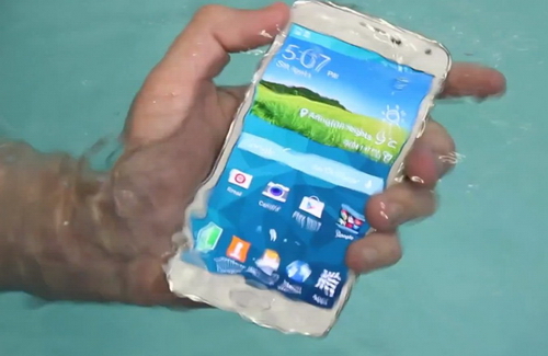 4 smartphone chống nước tốt nhất thị trường Việt